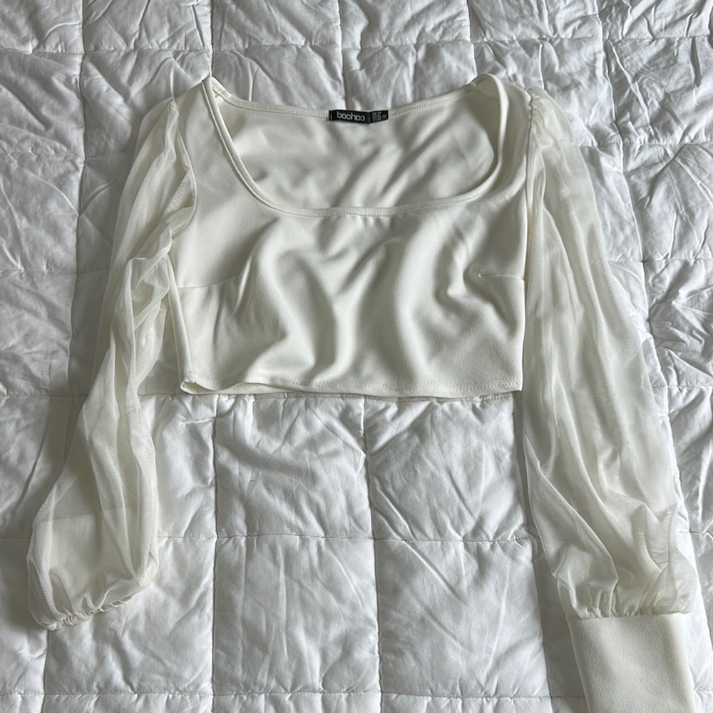 Boohoo Cream Long Sleeve Fitted Crop Blouse
